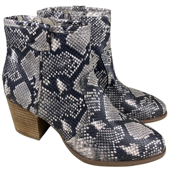 CARLOS by Carlos Santana Shoes - Carlos by Carlos Santana Rowan Natural Snake Ankle Boots Women's Size 7.5M.